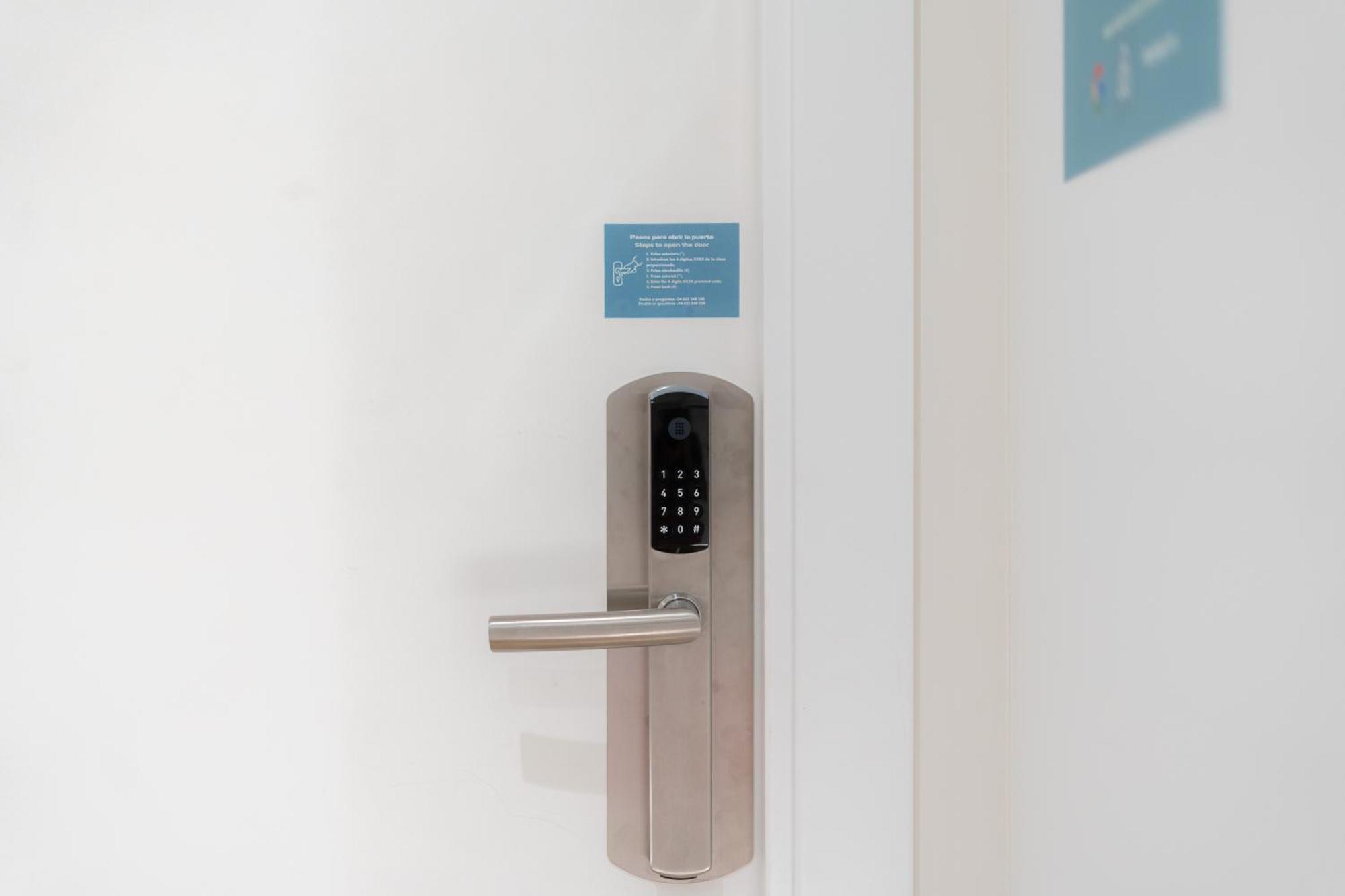 I'M Room Suites Nuevos Ministerios - Bernabeu 'Digital Access' Madrid Exterior photo