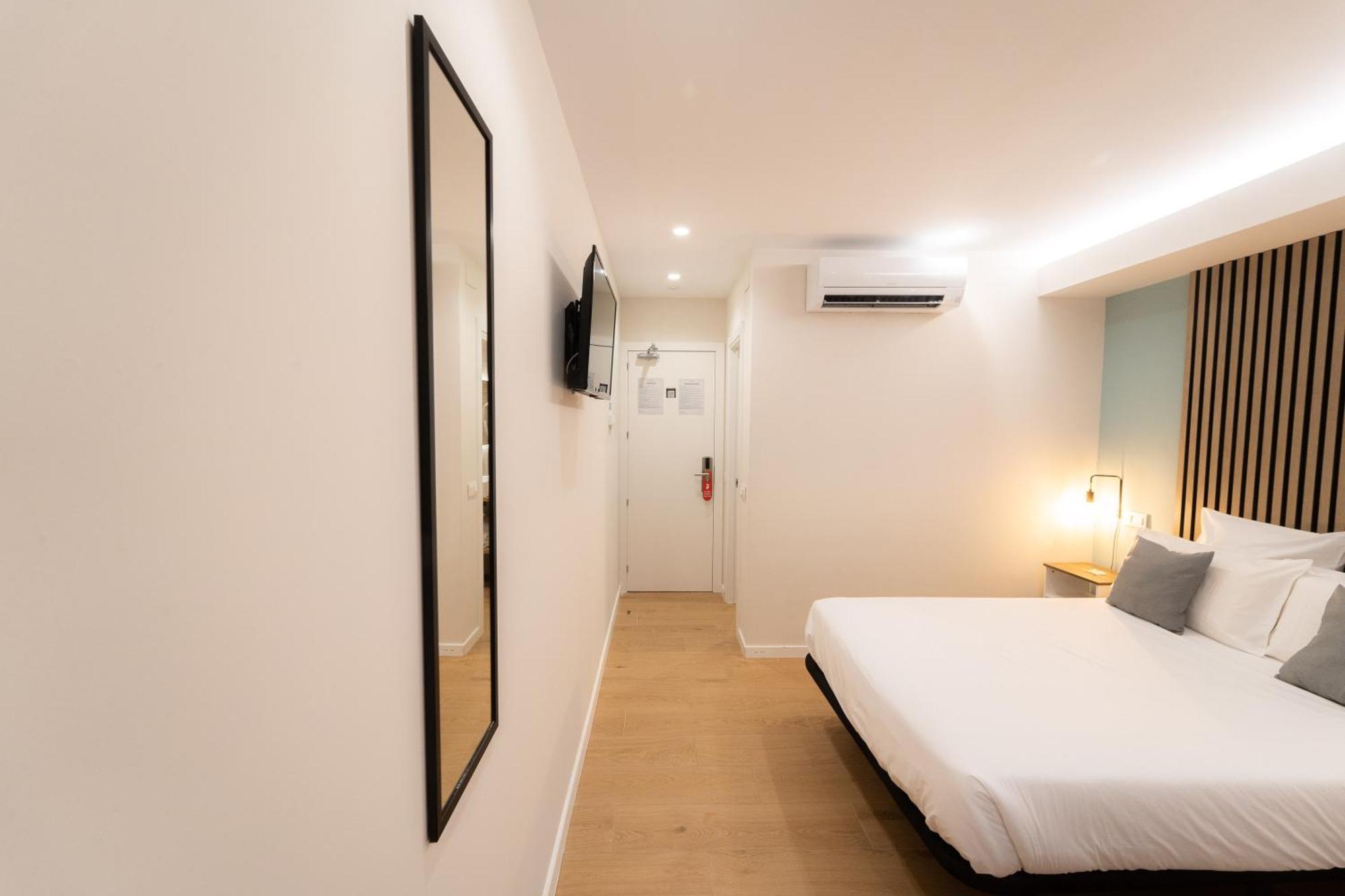 I'M Room Suites Nuevos Ministerios - Bernabeu 'Digital Access' Madrid Room photo