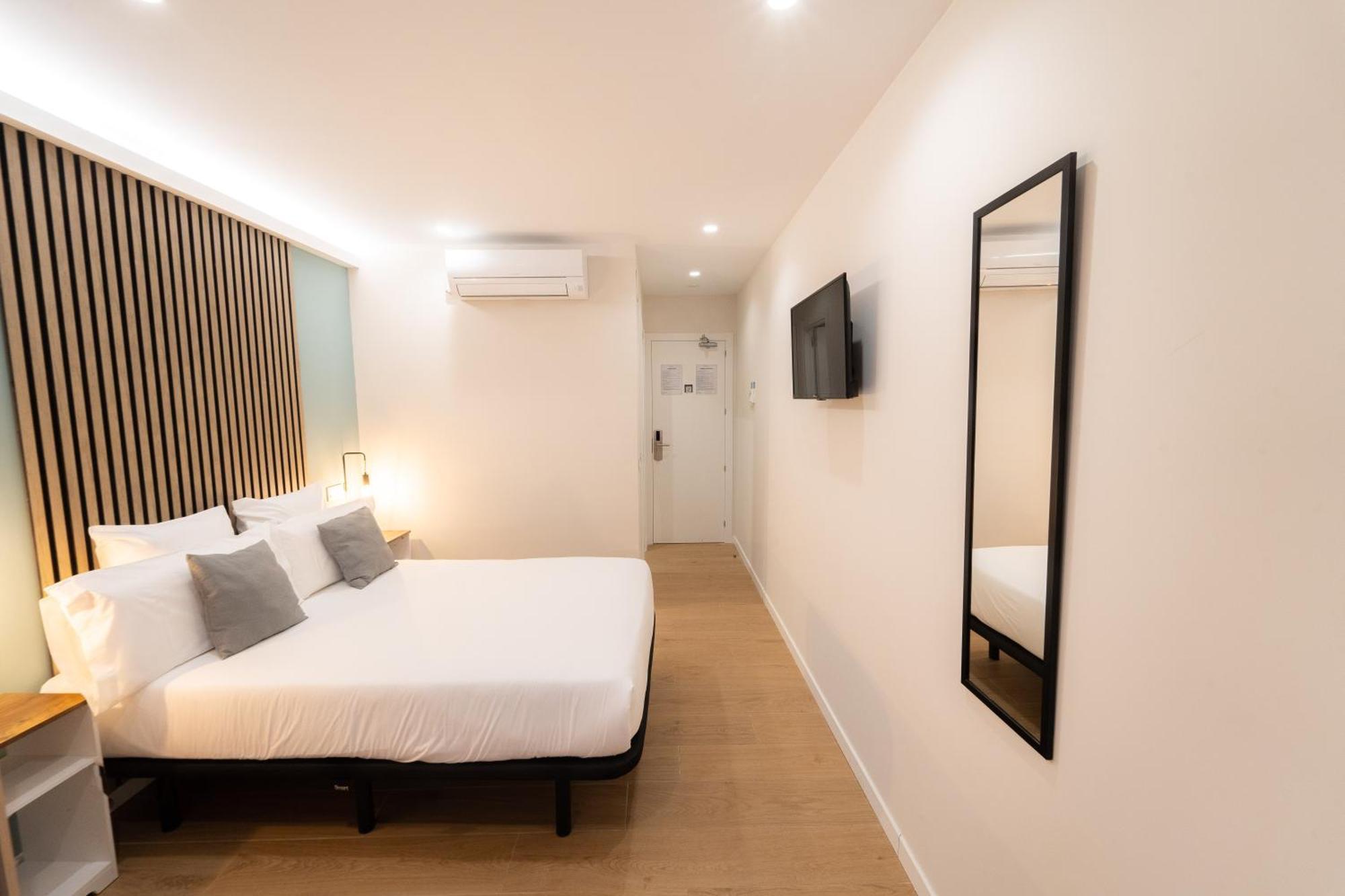 I'M Room Suites Nuevos Ministerios - Bernabeu 'Digital Access' Madrid Room photo