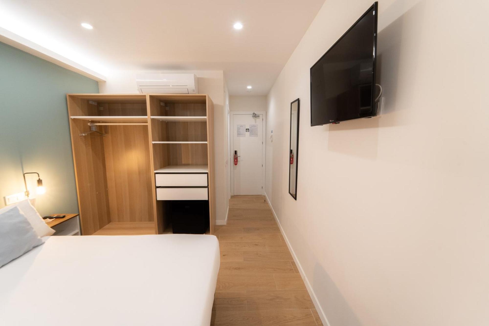 I'M Room Suites Nuevos Ministerios - Bernabeu 'Digital Access' Madrid Room photo