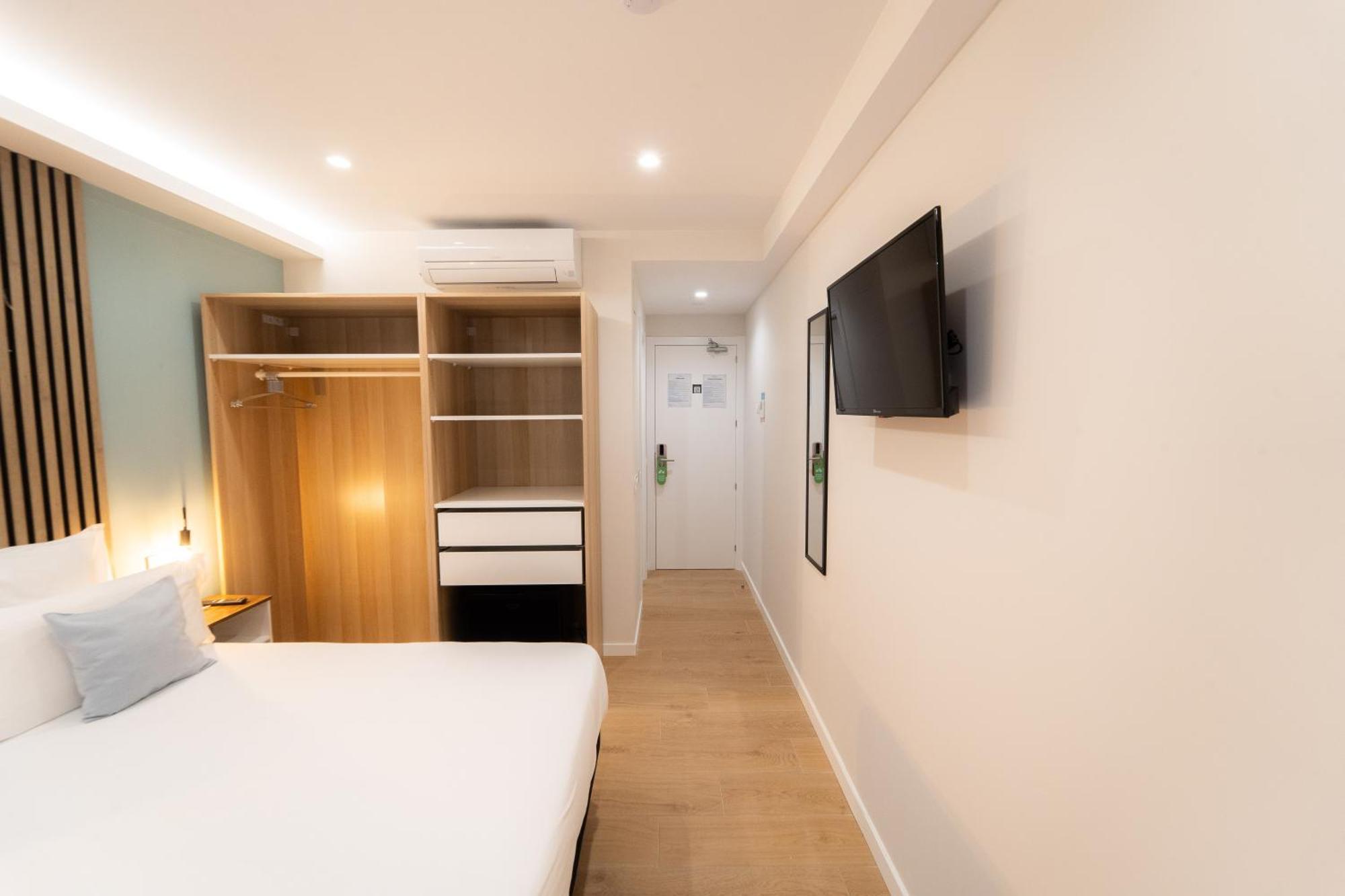 I'M Room Suites Nuevos Ministerios - Bernabeu 'Digital Access' Madrid Room photo