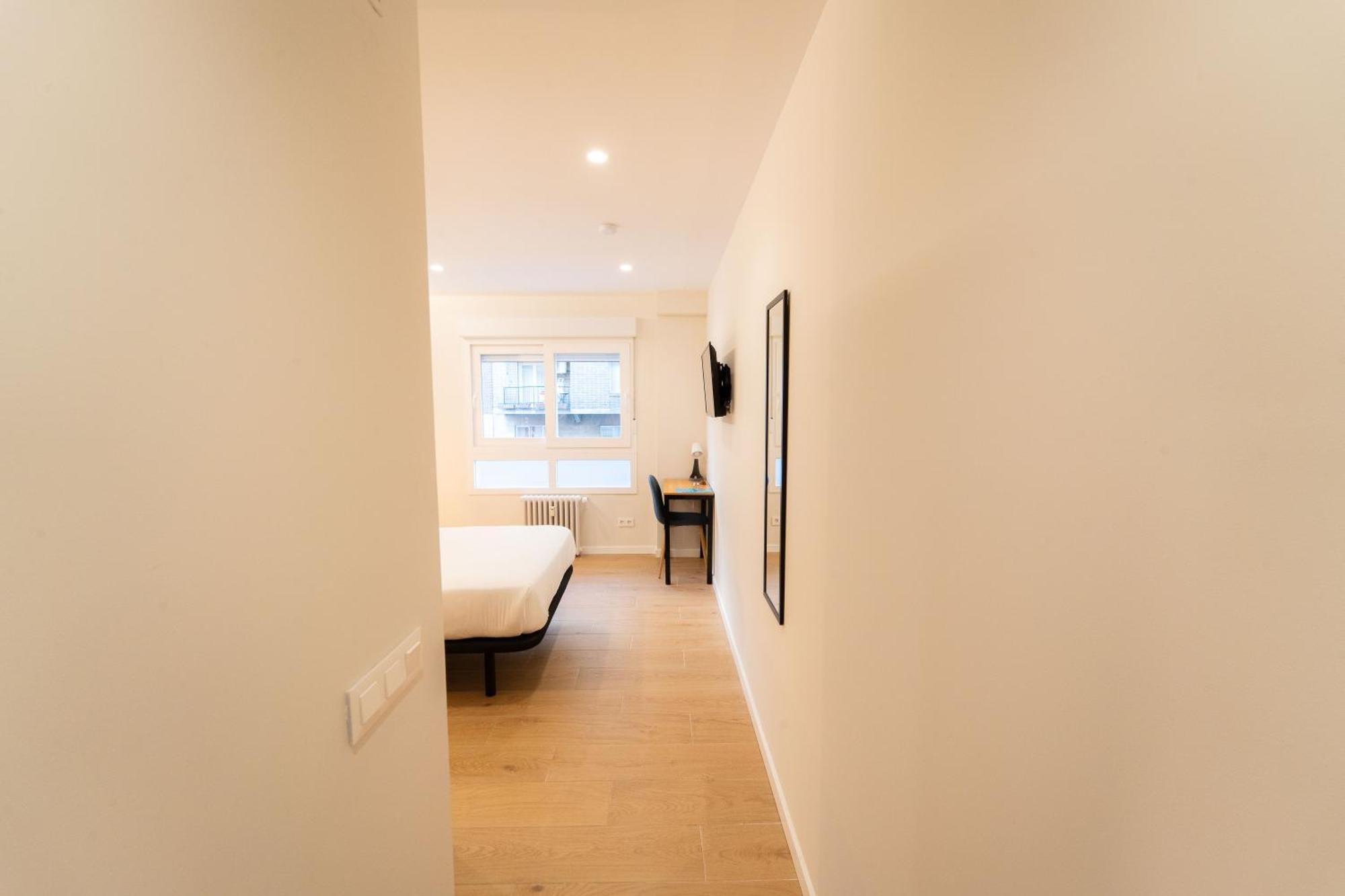 I'M Room Suites Nuevos Ministerios - Bernabeu 'Digital Access' Madrid Room photo