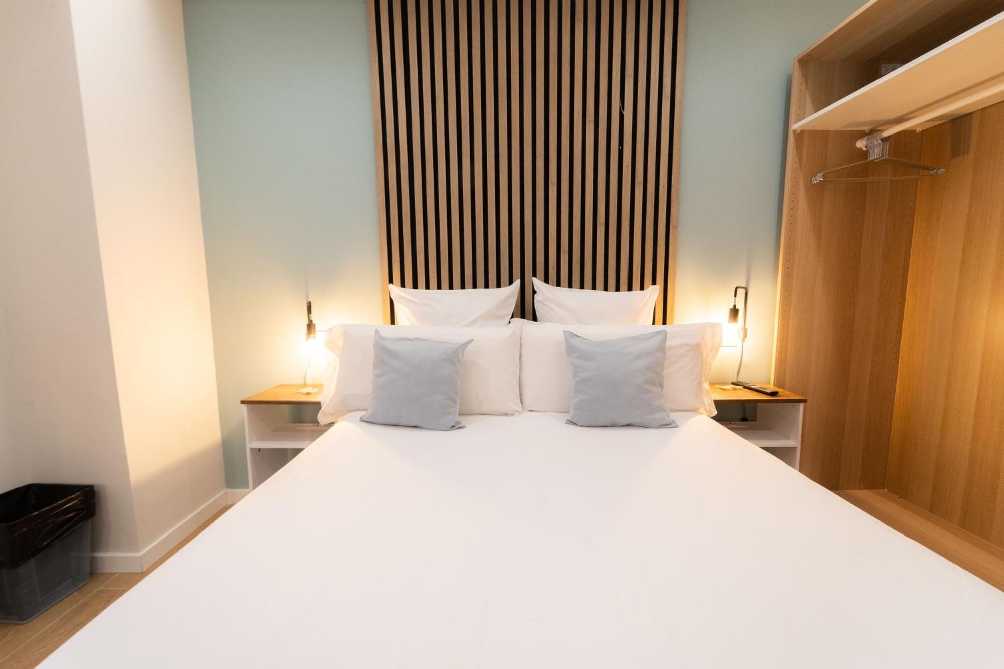 I'M Room Suites Nuevos Ministerios - Bernabeu 'Digital Access' Madrid Room photo
