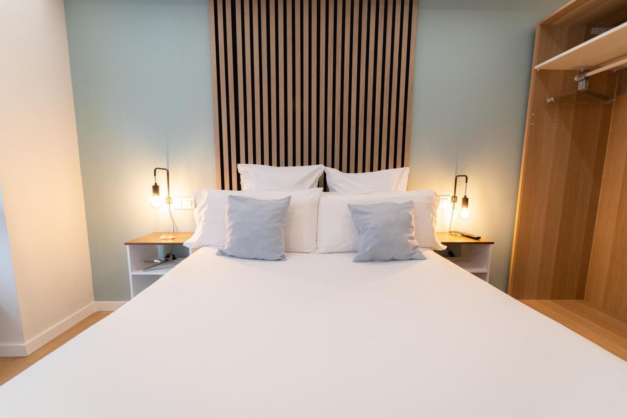 I'M Room Suites Nuevos Ministerios - Bernabeu 'Digital Access' Madrid Room photo